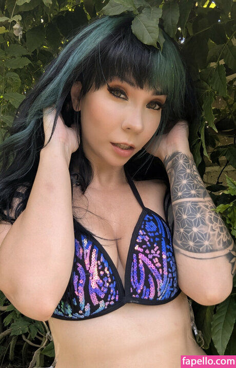 Chloe Drinkwater exclusive model img