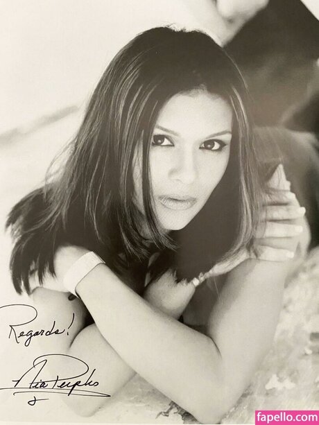 Nia Peeples model art archive