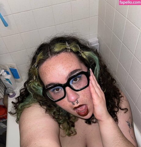 Actualneetgirl star nudes pics