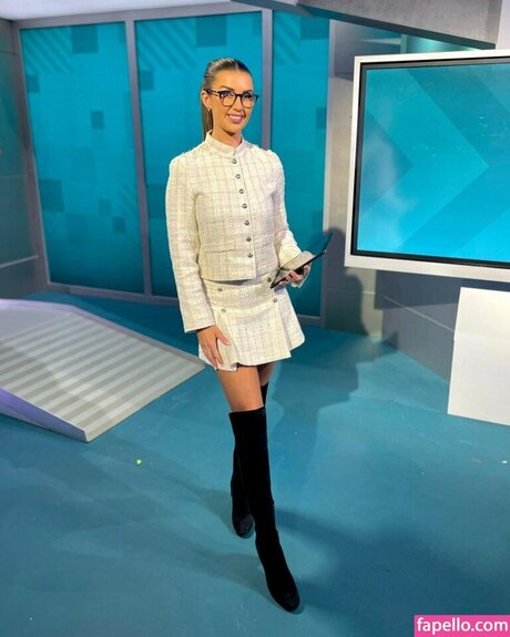 Kate Tracey model naked pic