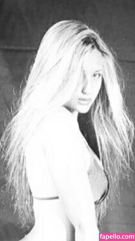 Amber Koltzow Bastick high quality model archive