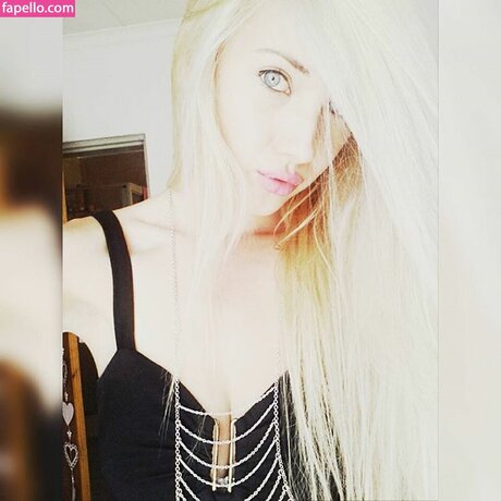 Amber Koltzow Bastick star beautiful gallery