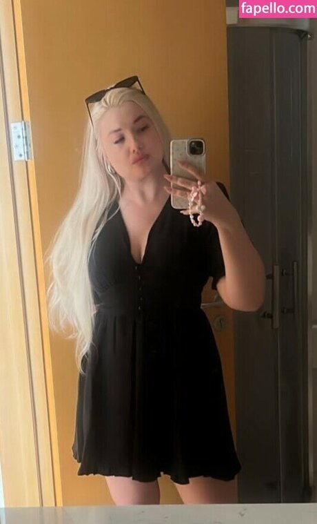 Amber Koltzow Bastick star exclusive photo