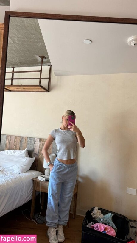 housewife onlyfans sexy pic