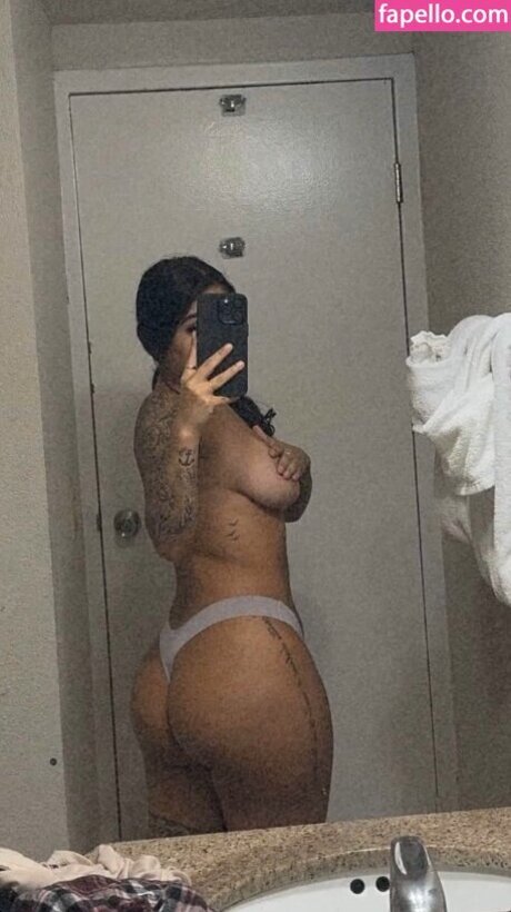 red hair onlyfans beautiful pic