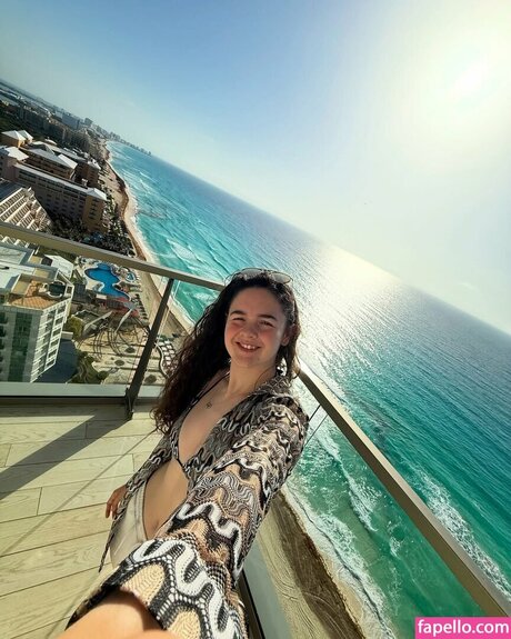 Abbi Pulling xxx model picture