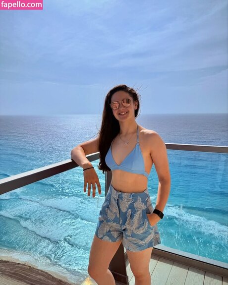 Abbi Pulling high quality star pictures