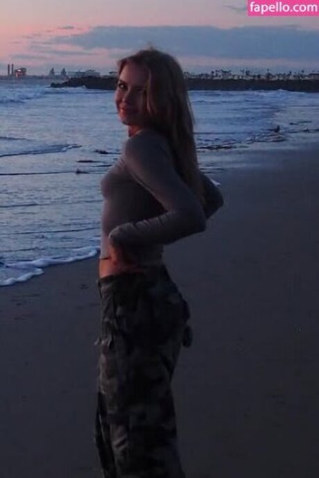 Mary Kate Willis model nudes img