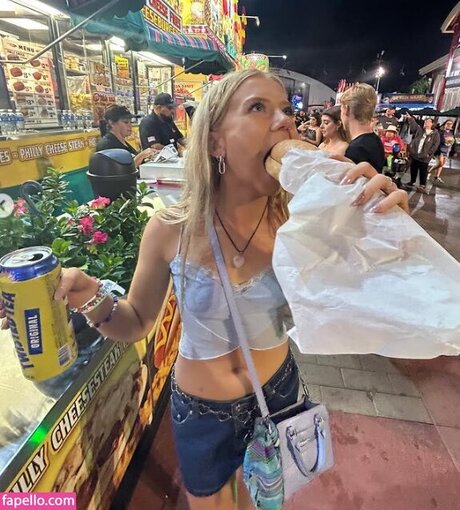 Mary Kate Willis beautiful model photo