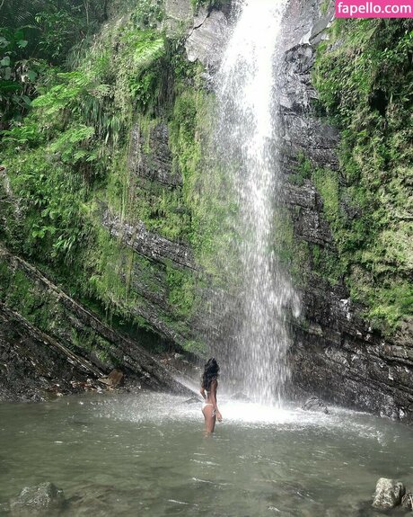 cute babe onlyfans top pics