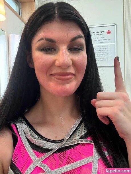 Bea Priestley model hd pic