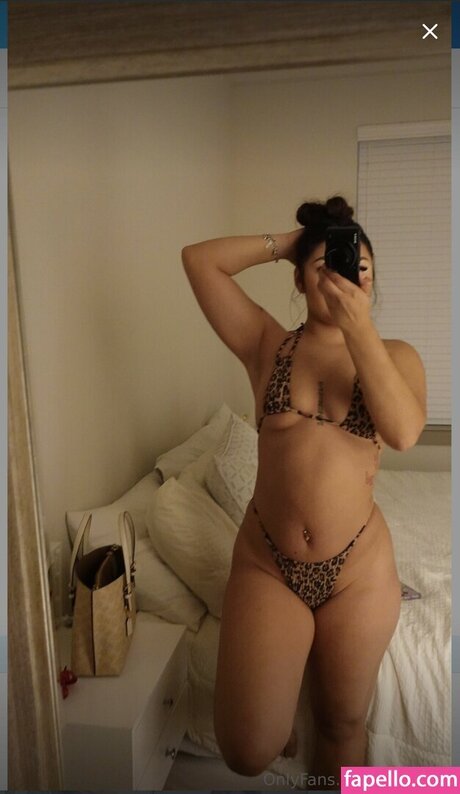 K arenny nudes star img