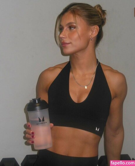 shemale cum in mouth onlyfans sexy photo