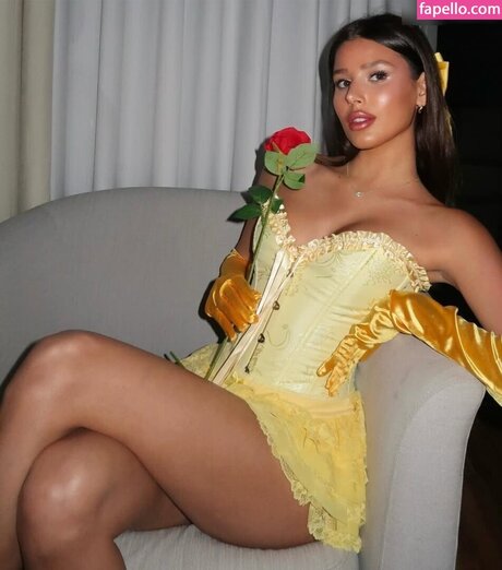 Tay Morad model nude pictures