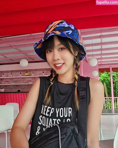 Wolfsbanee naked model images