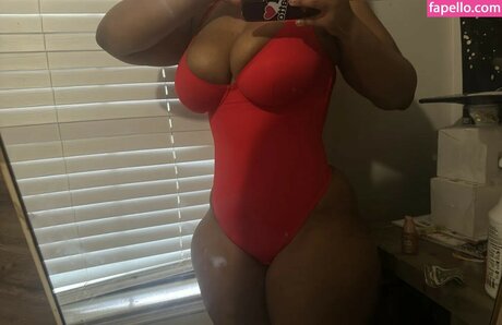 ripyerkwitak nude model pic