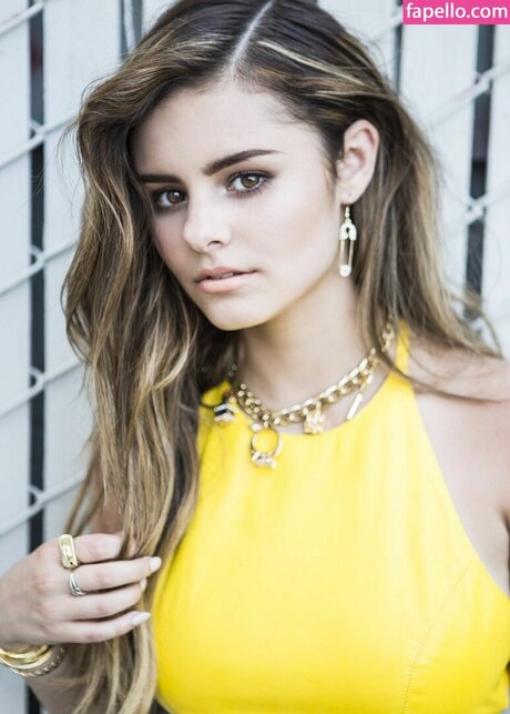 Jacquielee naked model picture