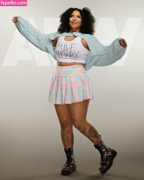 Willow Nightingale xxx actress images