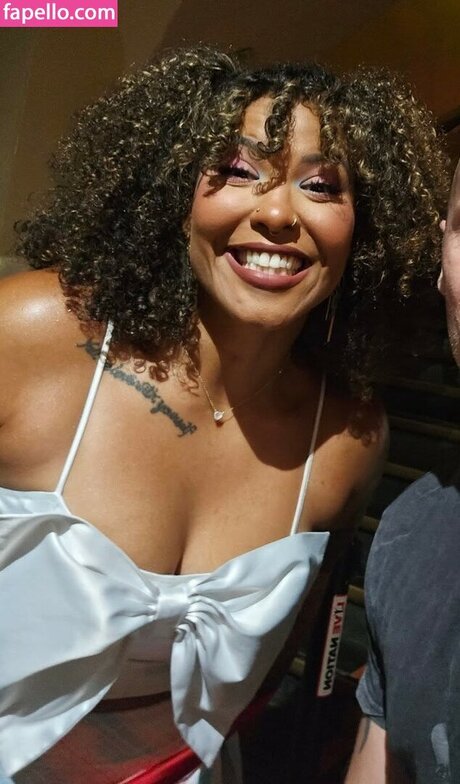 Willow Nightingale free actress gallery