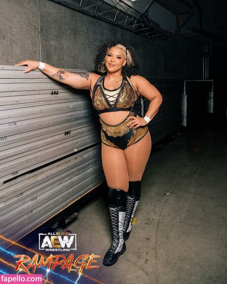 Willow Nightingale pornstar pictures