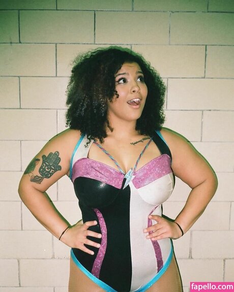 Willow Nightingale pornographic star images