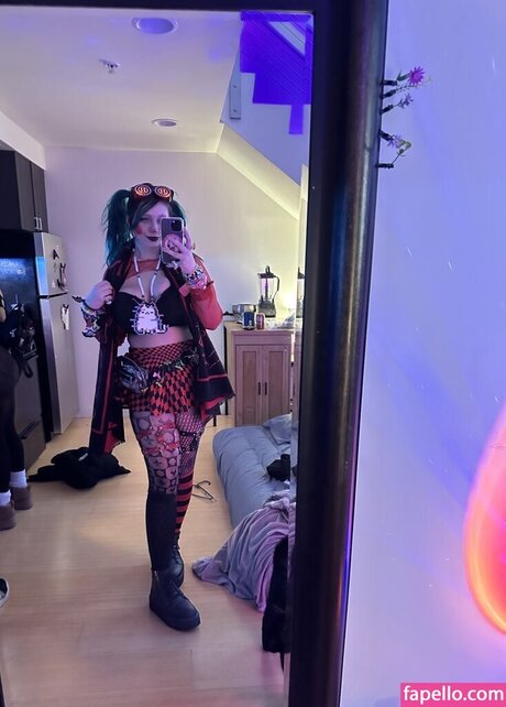 too0ldcat exclusive star pics