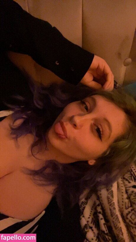 too0ldcat nude model photo