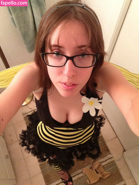 TwilightPalms star hot photo