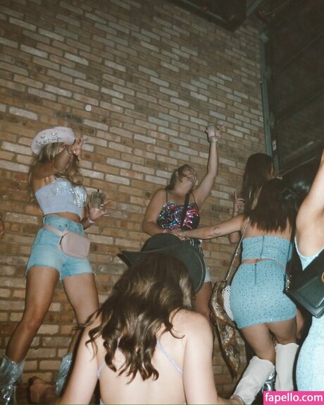 Lisa Gilroy pornstar naked gallery