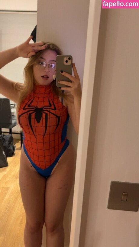 Tamothie pretty model img