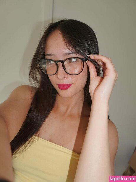 Asmr Emco model xxx photo