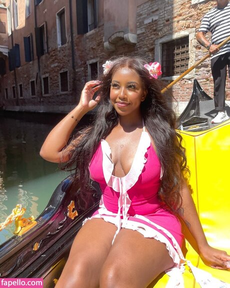 busty bbw onlyfans hot sexy image