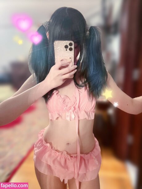 LittleNiiVT naked actress photo