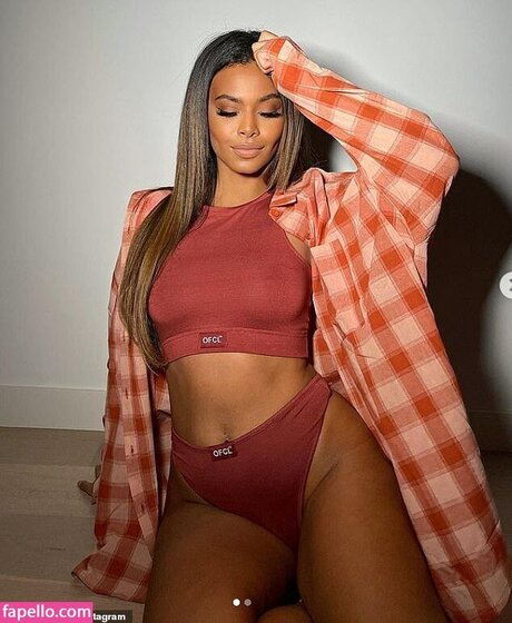 Sophie Piper model free photo