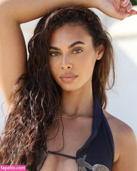 Sophie Piper pretty model picture