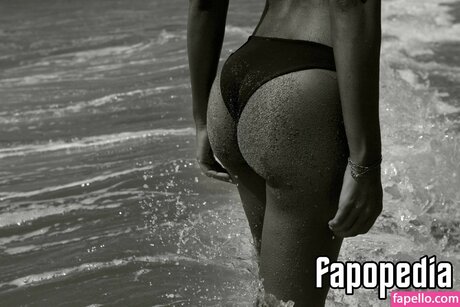 Jade Leboeuf model art photo