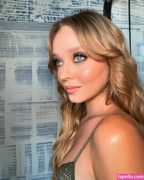 Madeleine Arthur star free image