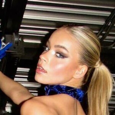 Alexa Blair Robertson star high quality photos