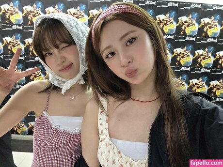 Huh Yunjin_ model nice pics