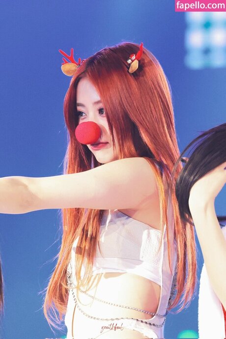 Huh Yunjin_ pornstar naked photo