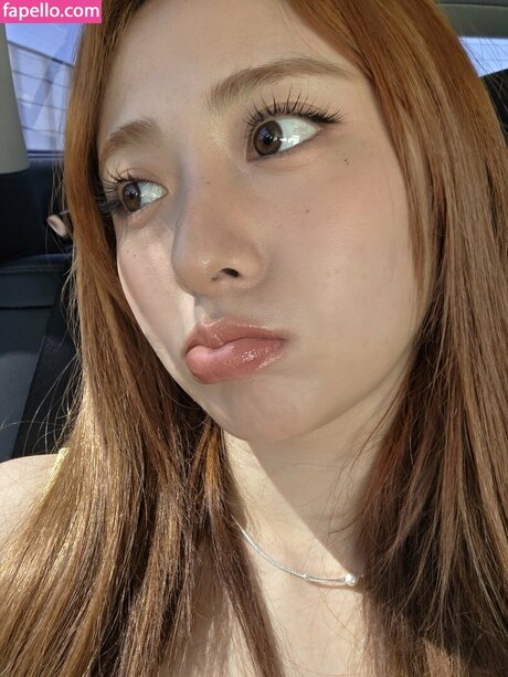 Huh Yunjin_ model xxx picture