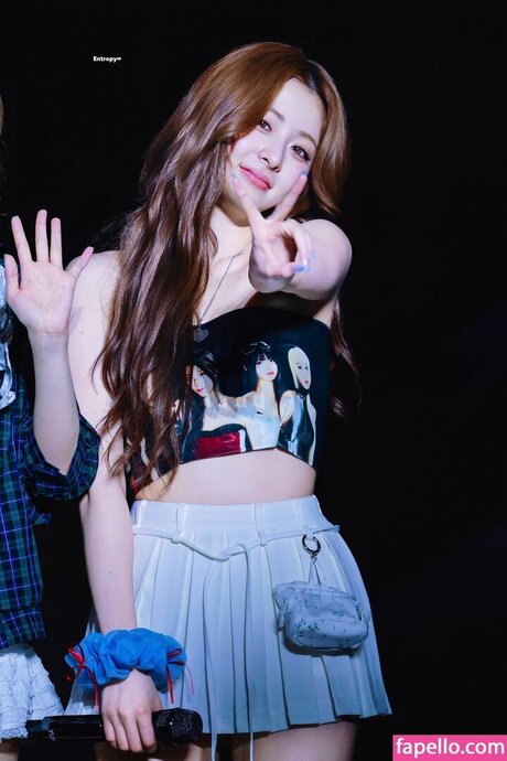 Huh Yunjin_ star high quality pic