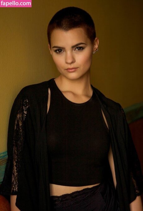 Brianna Hildebrand pornstar erotic pics