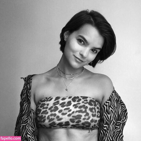 Brianna Hildebrand beautiful actress photo