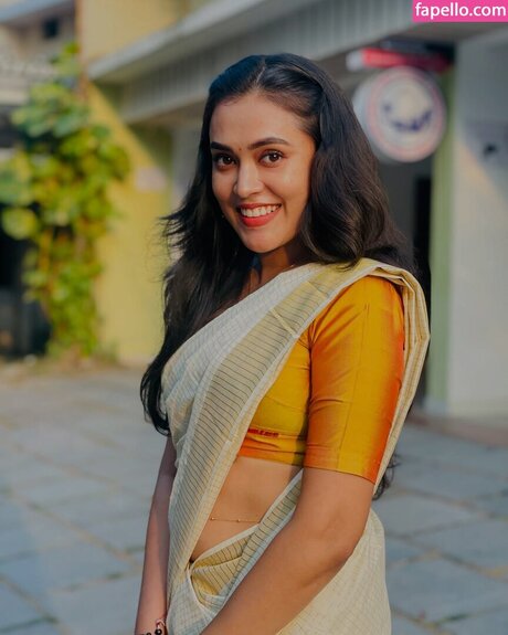 Mithu Vigil free actress pics