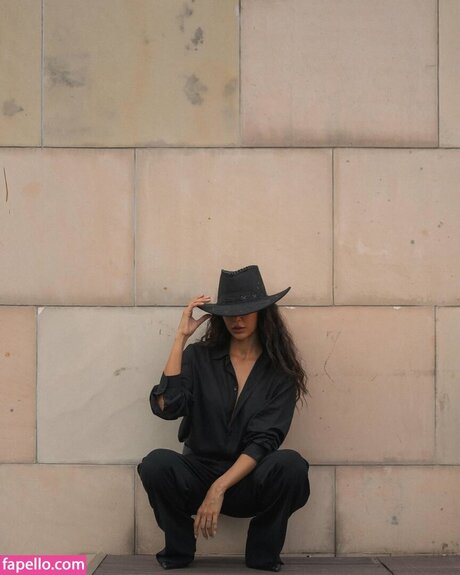 Sonam Bajwa model best pics