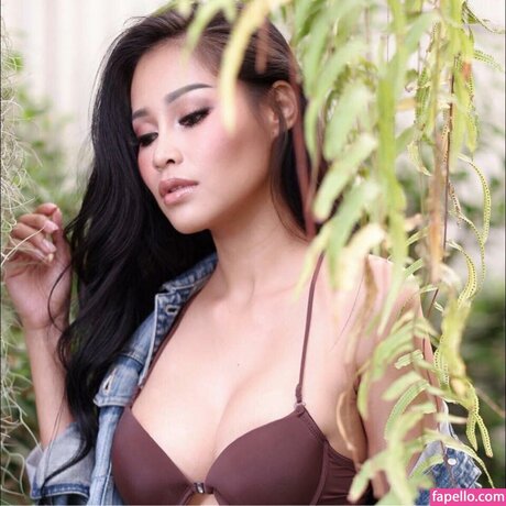 blonde shemale onlyfans free gallery