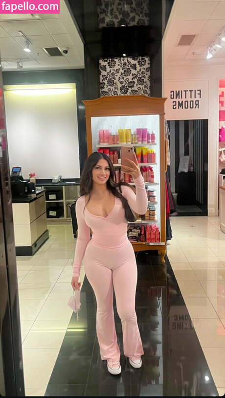 Miracle Chand model free pictures