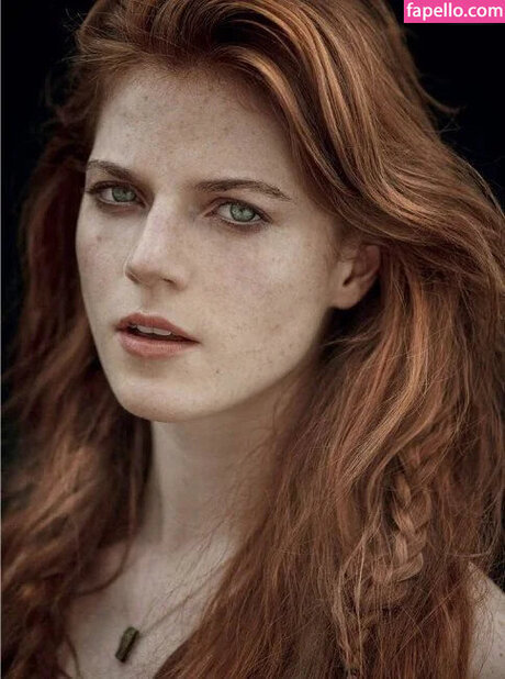 Rose Leslie best model img