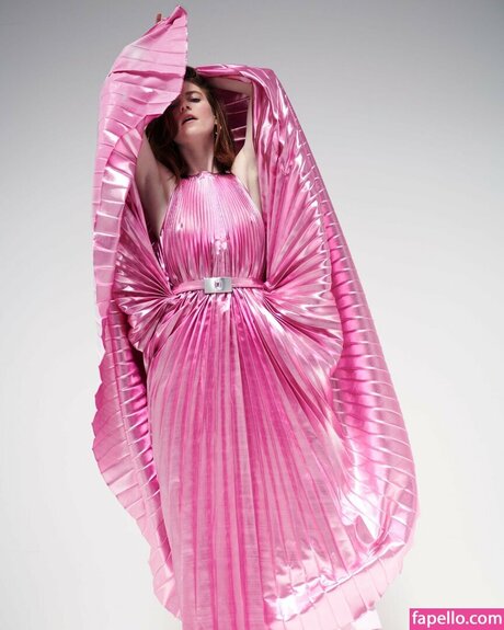 Rose Leslie exclusive model pic